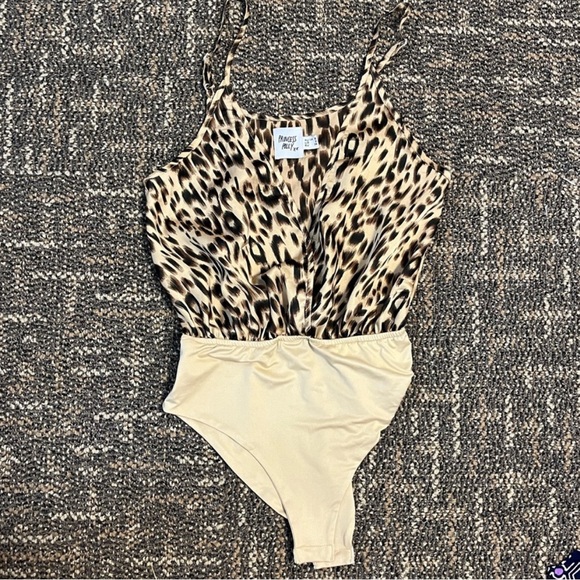 Princess Polly Bodysuit - Picture 1 of 2